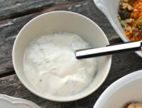 Yoghurtsås med vitlök